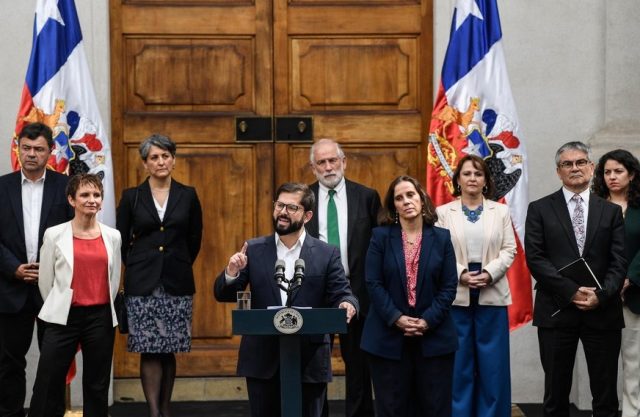 Gabriel Boric cambia a 6 ministros de su gabinete