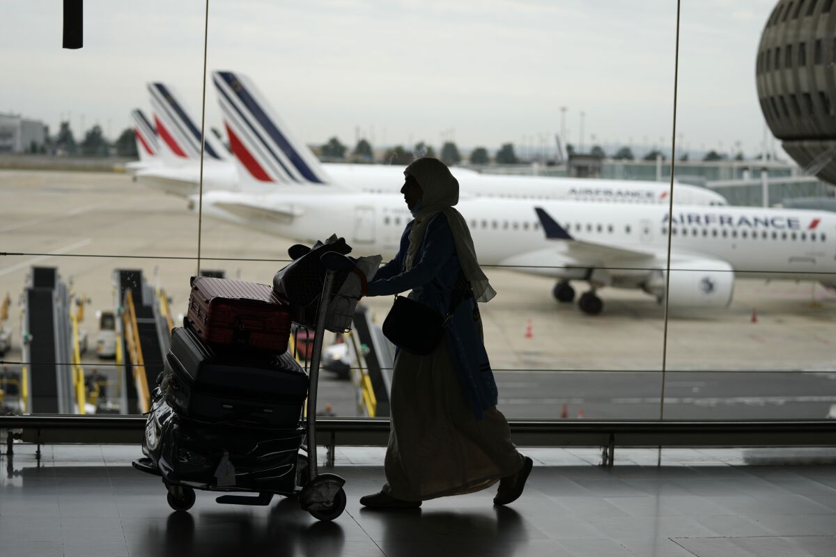 Mil vuelos cancelados en Francia por huelga de controladores aéreos