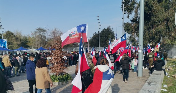 Con amenazas y cánticos pinochetistas «Pancho Malo» y el «Team Patriota» intentaron sabotear la Parada Militar