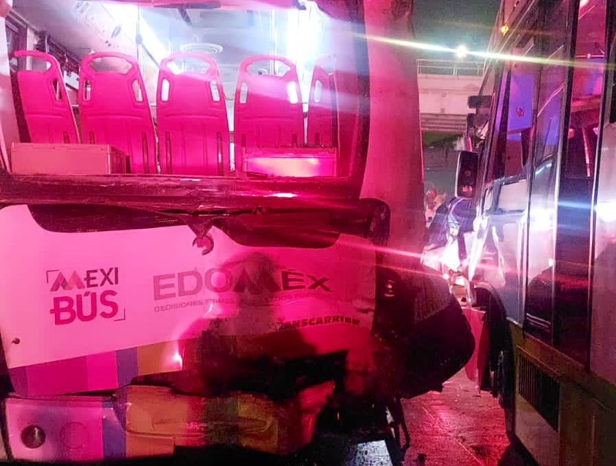 Choque entre dos Mexibús deja 26 heridos