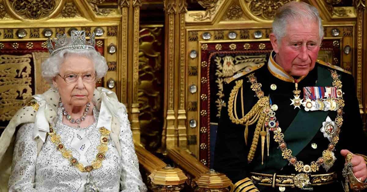 ¿Cuál es el proceso para formalizar la sucesión de Carlos III en el trono de Inglaterra?