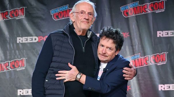 Volviendo al pasado: El emotivo reencuentro entre Michael J Fox y Christopher Lloyd en la Comic Con