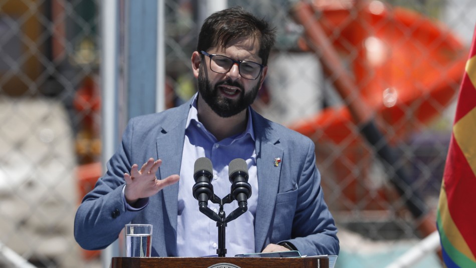 «No lo vamos a tolerar»: Presidente Boric instruye la expulsión de extranjeros que agredieron a carabineros en Puerto Montt