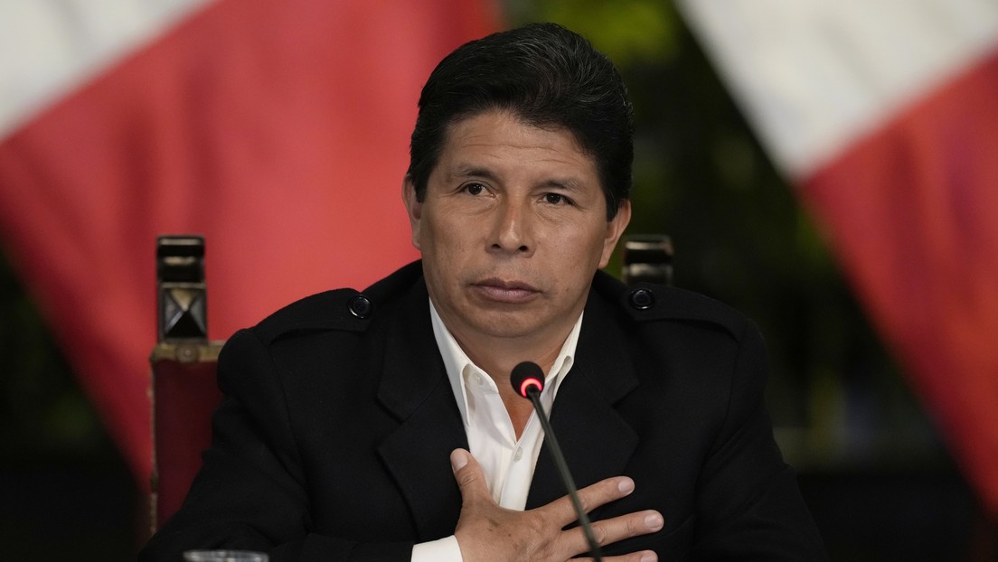 Presidente de Perú anuncia cierre del Congreso