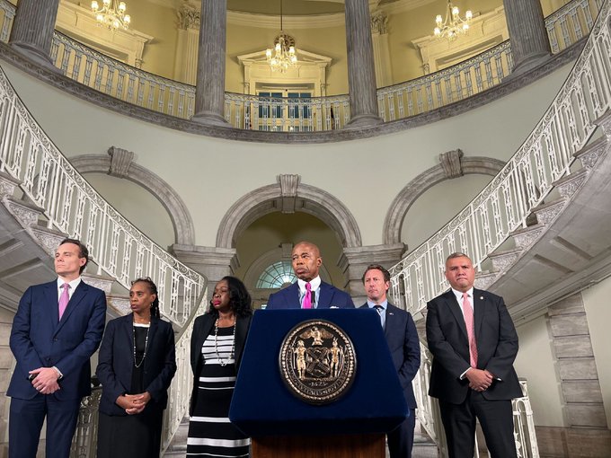 Alcalde de Nueva York declaró estado de emergencia en la ciudad por flujo de inmigrantes