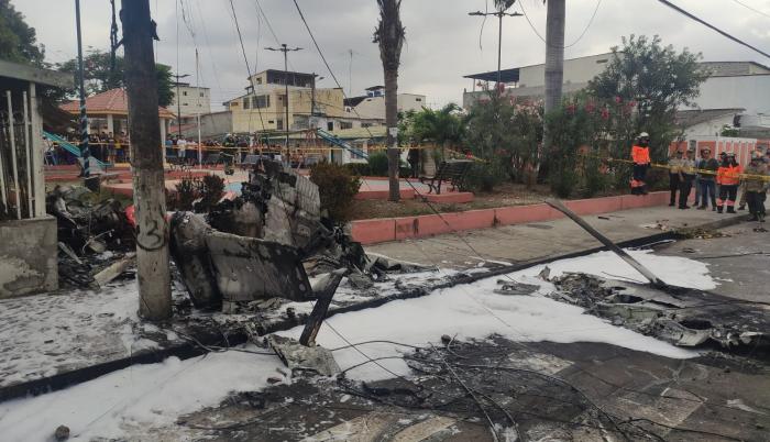Avioneta de origen desconocido cayó en Guayaquil y dejó dos muertos