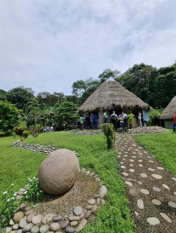 Gobierno de Costa Rica comprometido con solución a comunidad indígena