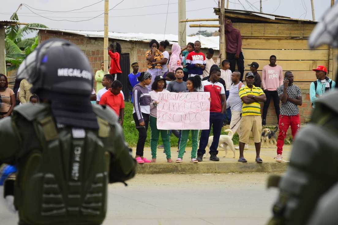 Colombia: desalojo de más de 1.500 personas de un asentamiento causa altercados en Cali