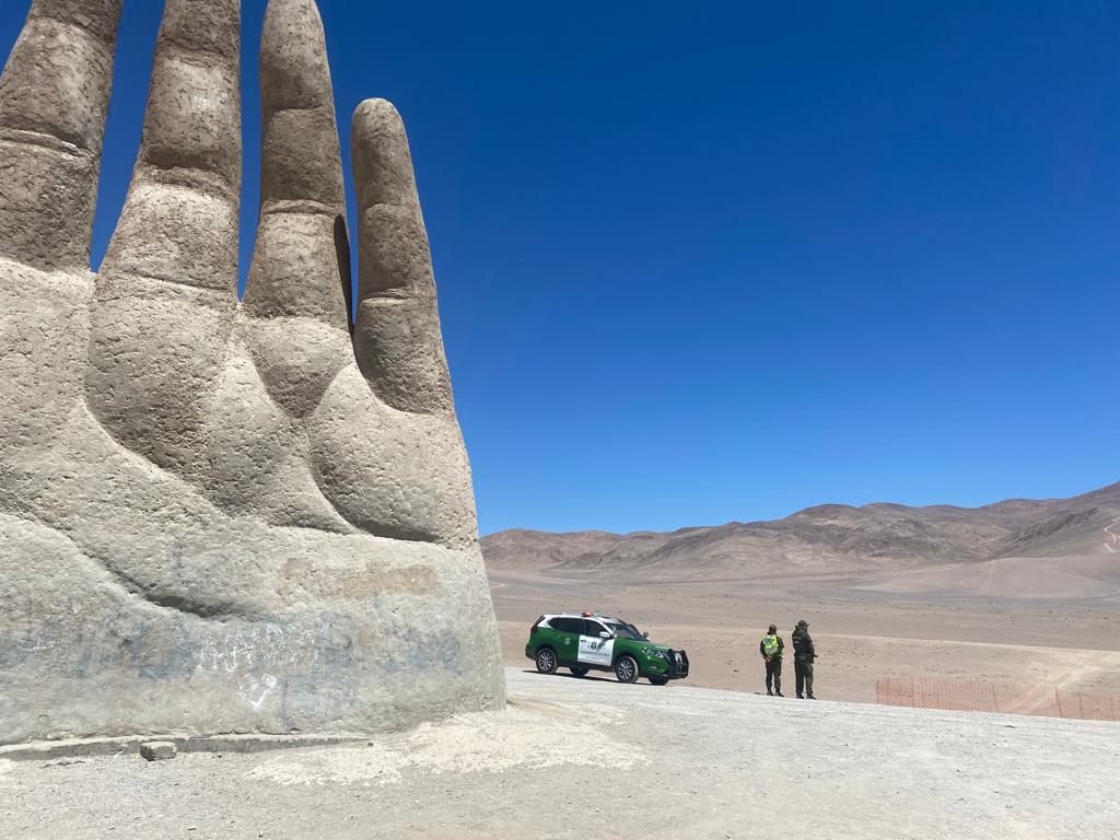 Derrame de ácido sulfúrico en el sector de «la Mano del Desierto»: Gobernador de Antofagasta anunció acciones legales