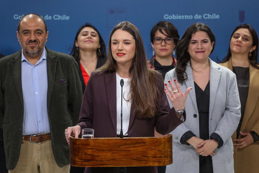 «Se cumplirá con lo prometido en campaña»: Irina Karamanos anuncia el fin del cargo de Primera Dama