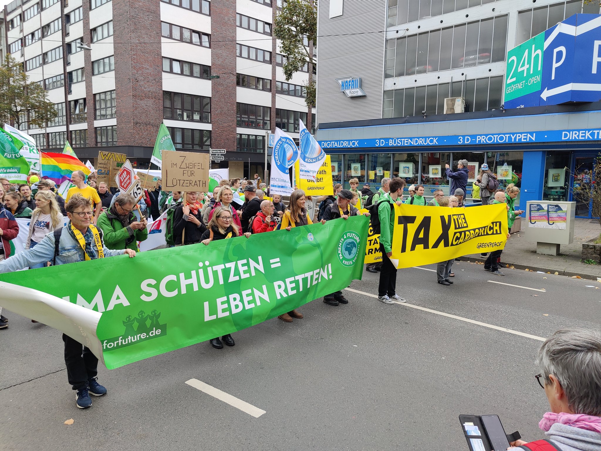 Miles de alemanes exigen reparto justo de fondos y energías verdes