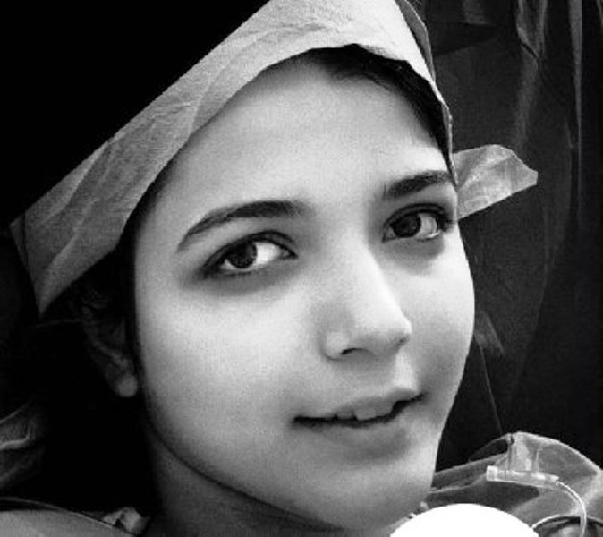 Fuerzas iraníes asesinan a golpes a una alumna por no cantar himno a favor del gobierno