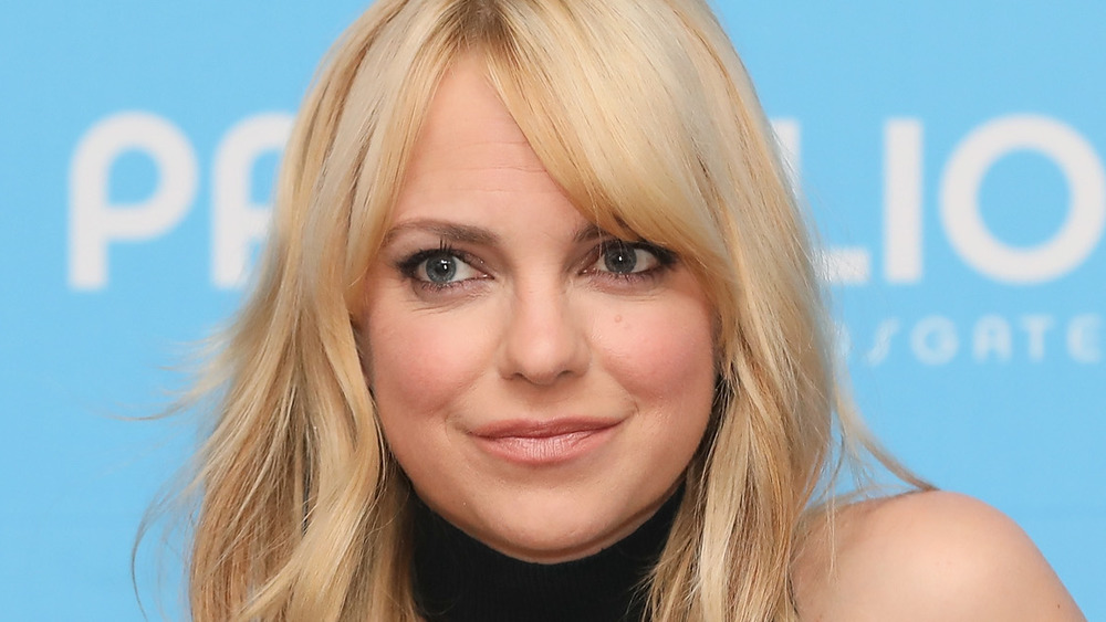 Actriz Anna Faris acusó al director fallecido Ivan Reitman de abusivo e intimidante