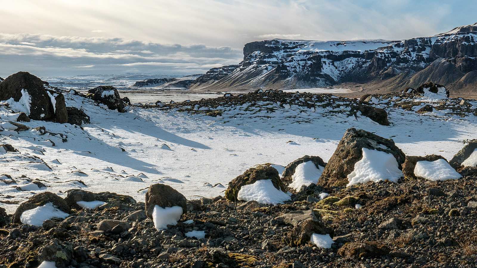 El cambio climático puede “despertar” virus milenarios en el Ártico, alertan científicos