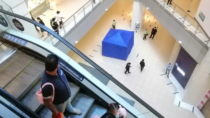 Costanera Center: Seremi de Salud ordena bloquear acceso a sectores de riesgo y exige «medidas urgentes» para evitar conductas suicidas y accidentes