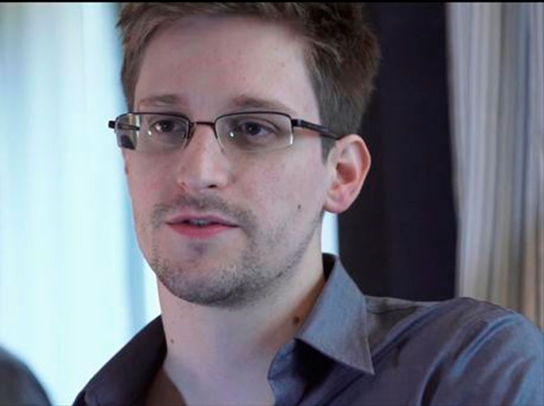 Snowden tras caída de acciones de Meta:  en cinco años Zuckerberg será el dueño de tus globos oculares