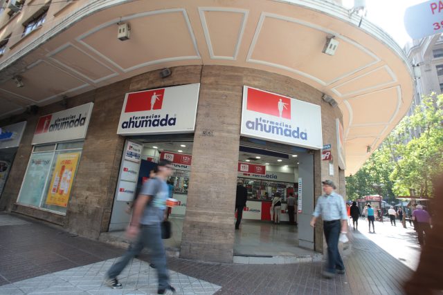 No habrá huelga: Trabajadores de farmacias Ahumada y Salcobrand cerraron negociación colectiva «en buenos términos»