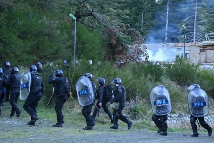 Violento operativo represivo de fuerzas federales argentinas a comunidad mapuche en Villa Mascardi, Río Negro