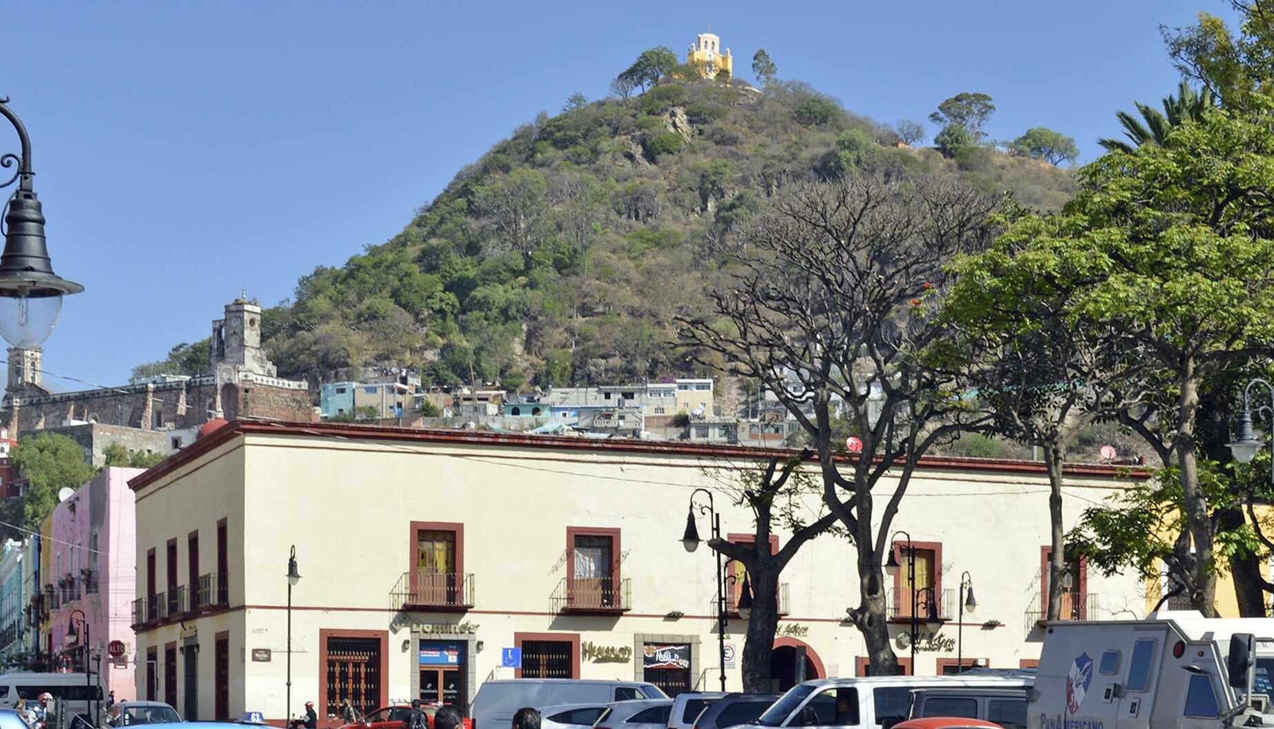 Alistan mirador de cristal en cerro de San Miguel en Atlixco México