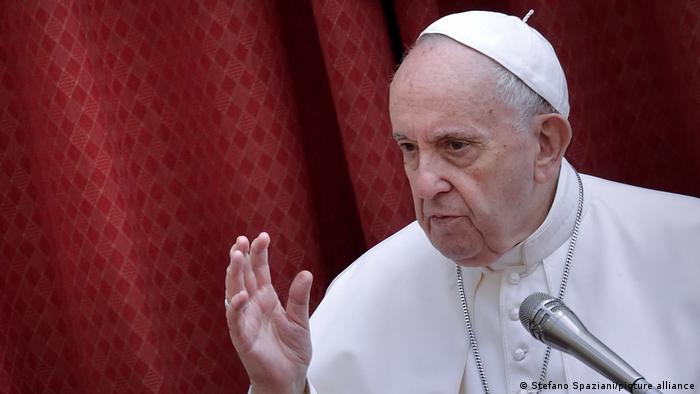 Papa Francisco reconoce que sacerdotes y monjas no escapan del «vicio» de la pornografía