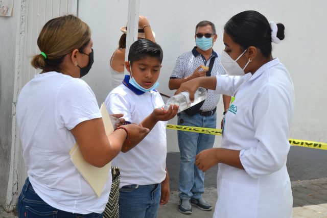 Salud aplicará segunda dosis anticovid a menores en ocho municipios poblanos