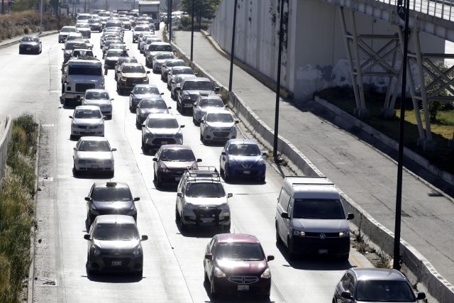 Realizarán estudio para implementar línea de transporte en Periférico