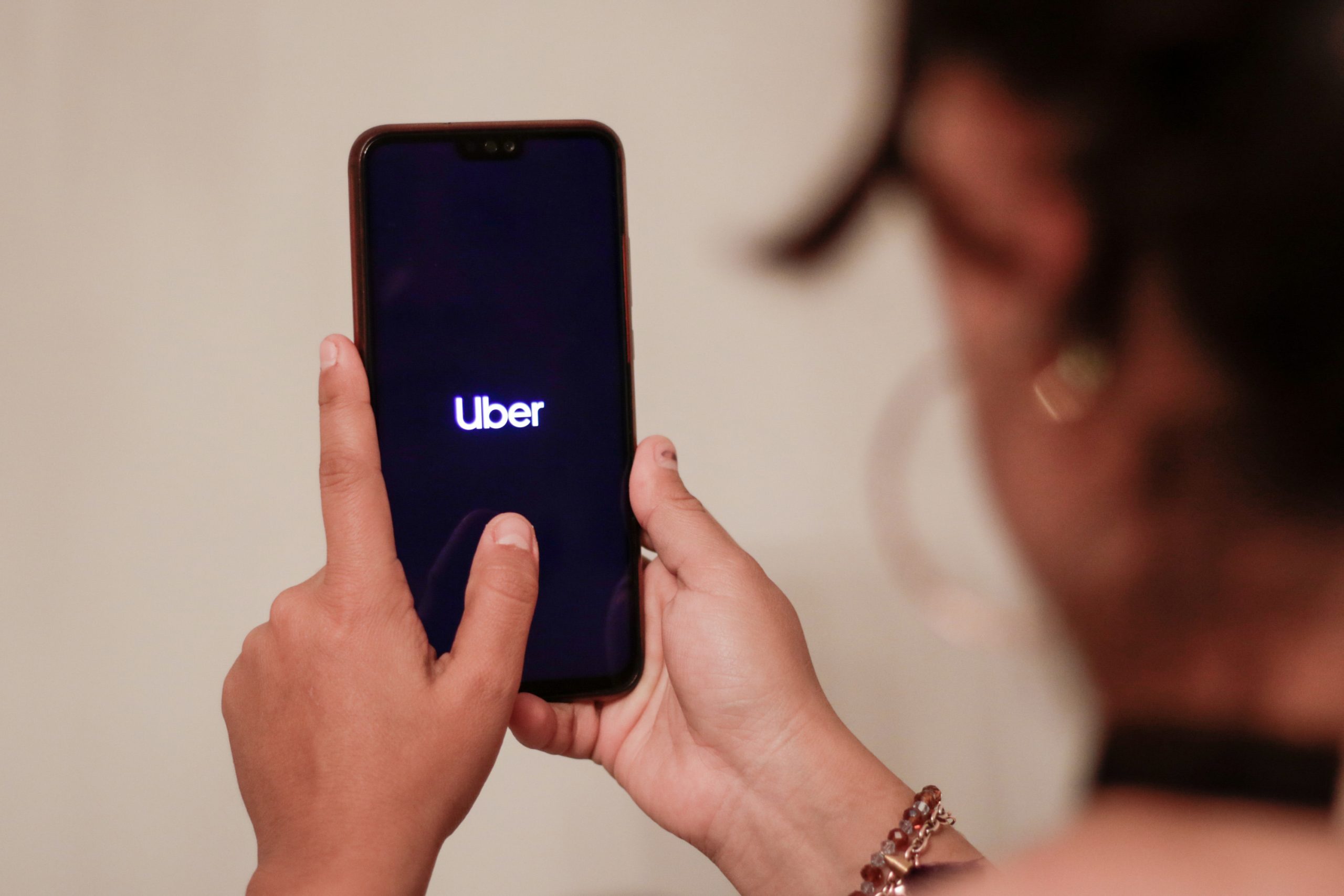 Ya no será obligatorio usar cubrebocas mientras viajas en Uber