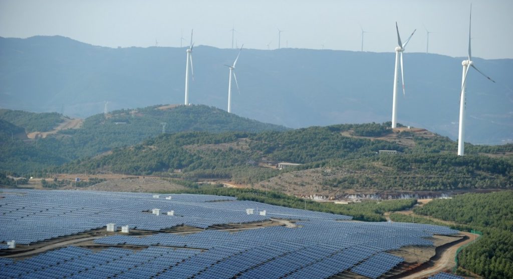 Por primera vez en Chile la energía eólica y solar supera a la energía basada en carbón