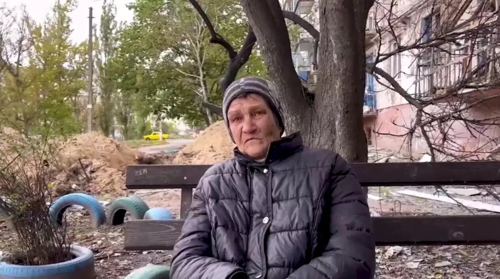 Mujer del Donbás relata cómo el ejército de Ucrania destruyó su hogar: «No son humanos»