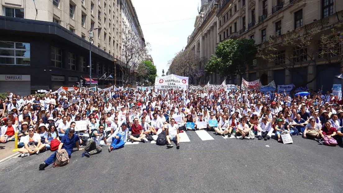 ¿Por qué aumentan las protestas de médicos en Argentina?