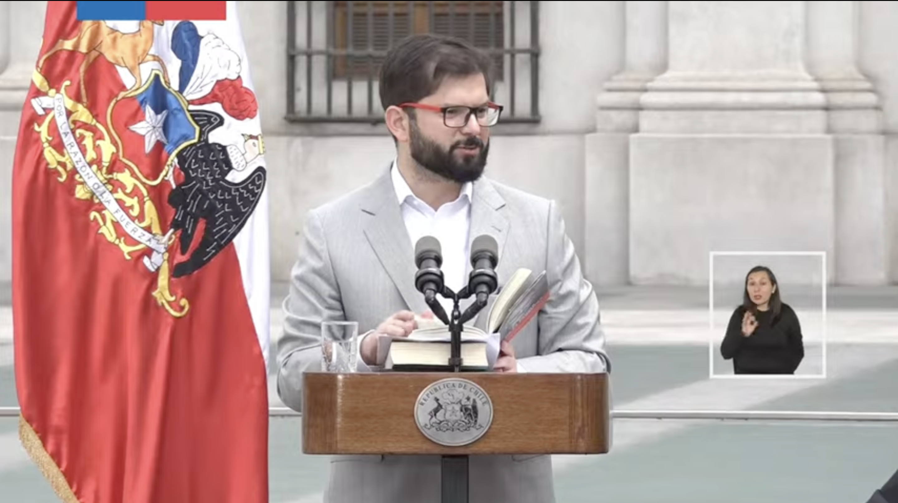 [VIDEO] Con presencia de Lagos y Piñera: Presidente Boric inaugura la estatua de Patricio Aylwin frente a La Moneda