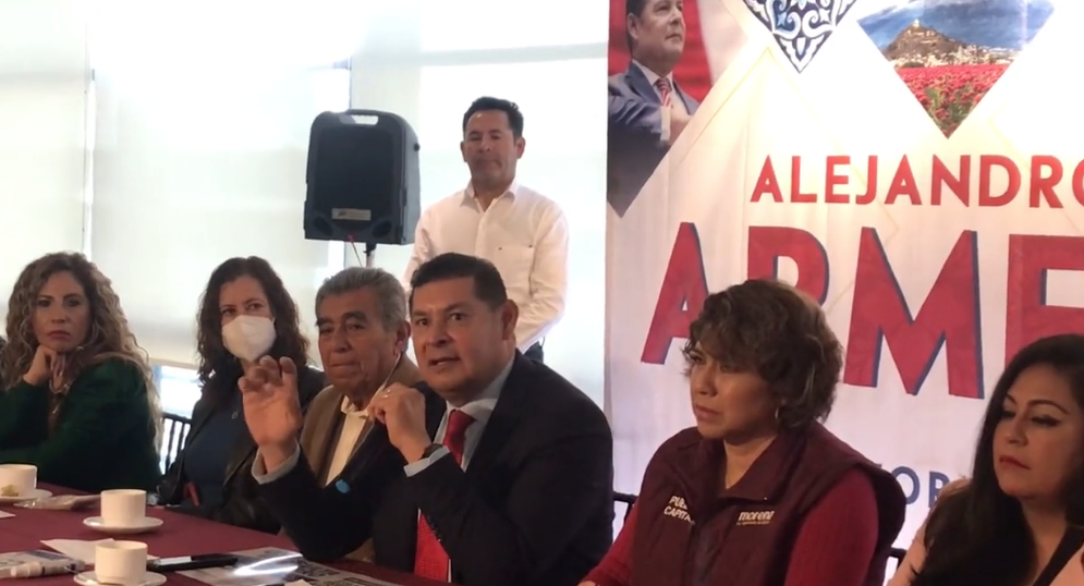 Alejandro Armenta hace oficial su aspiración a gobernador de Puebla en 2024