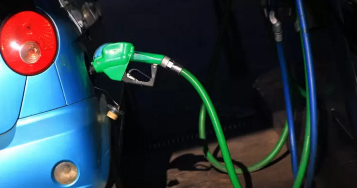 Primera vez en varios meses: Enap anuncia una caída en el precio de todos los combustibles
