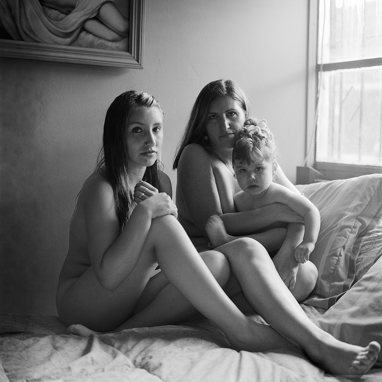 «La piel que nos separa»: Catalina Juger lanza nuevo fotolibro sobre los vínculos familiares que unen a las mujeres