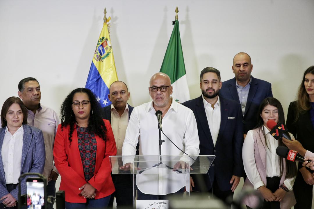 Ya está en México la delegación del Gobierno venezolano que dialogará con la oposición