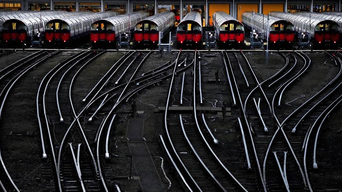 Mejores salarios: trabajadores ferroviarios de Reino Unido preparan huelgas para diciembre y enero