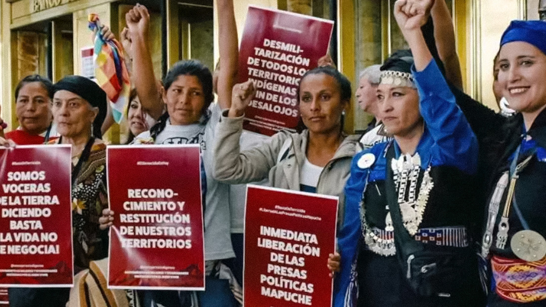 Mujeres indígenas toman el Banco Central de Argentina en inédita protesta: «La vida no se negocia»