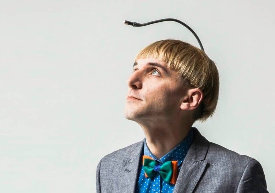 Neil Harbisson, el primer cyborg de la historia: «<strong>Todos los humanos estamos en transición de convertirnos en cyborgs»</strong>