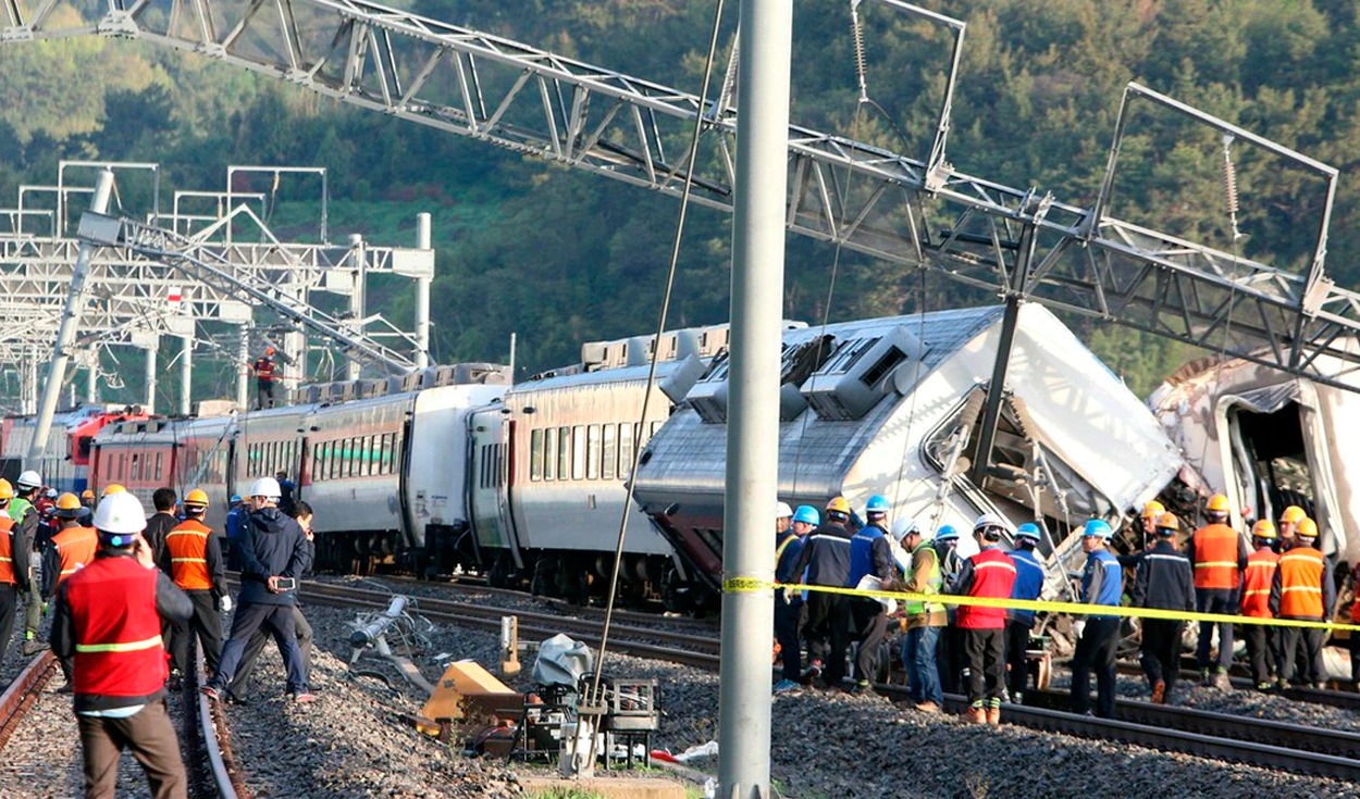 Descarrilamiento de tren deja 30 personas heridas en Corea del Sur