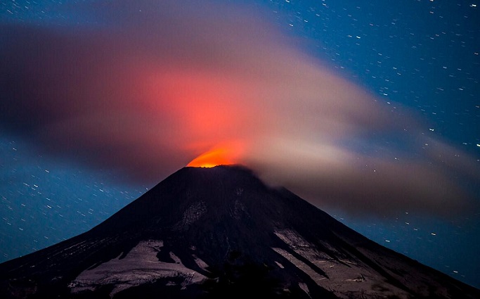 Volcán Villarrica, uno de los más activos de Sudamérica: Detectan nueva actividad símica y lava cercana a superficie