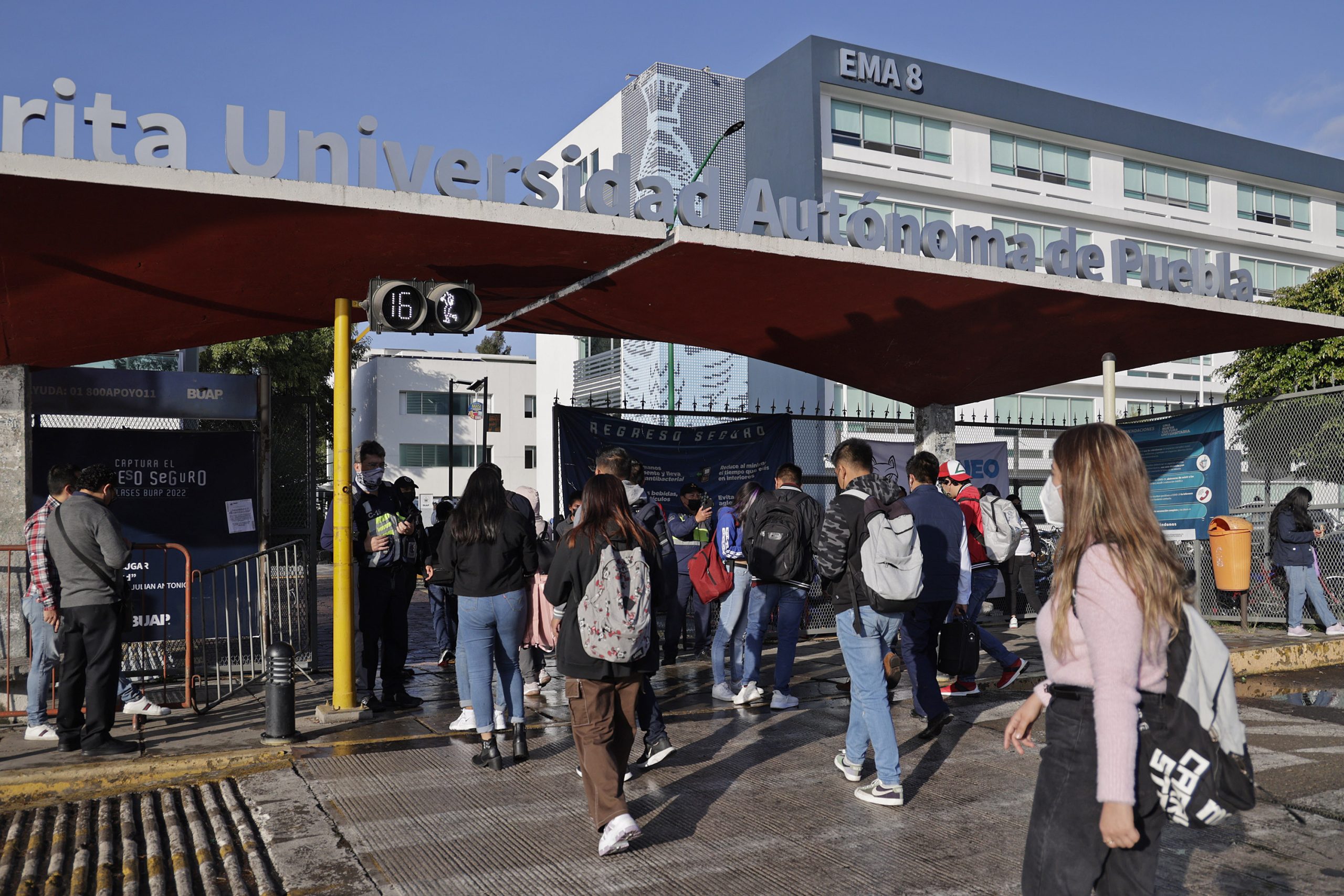 Detención de alumnos BUAP desata polémica con  policía capitalina