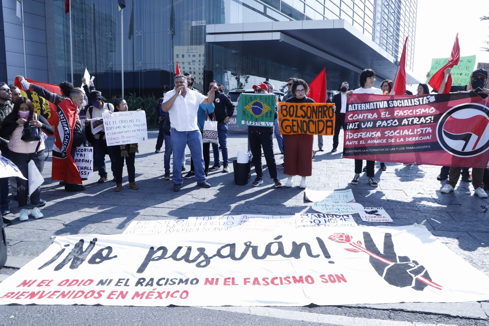 Activistas repudian foro de la ultraderecha en la CDMX
