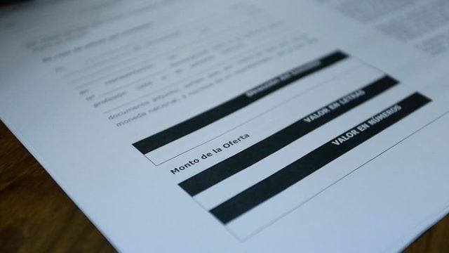 Conservador de Bienes Raíces: Contrataciones van desde amigos hasta familiares