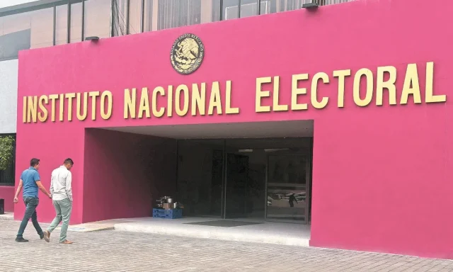 Considera AMLO que marcha a favor del INE no es de ciudadanos sino de potentados