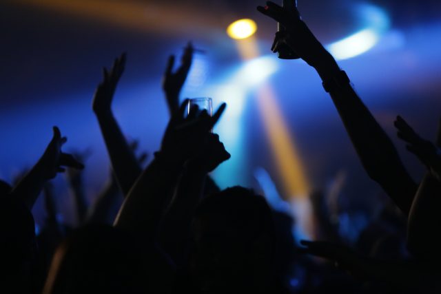 Ayuntamiento ahora infiltra personal a fiesta ‘clandestina’
