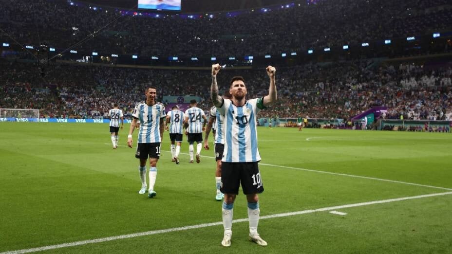 Argentina hace valer su jerarquía y supera a México por 2 a 0