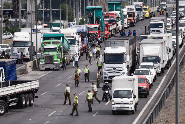 Gobierno cede ante presiones de los camioneros: congelarán el precio del diésel y designarán fiscales preferentes para transportistas
