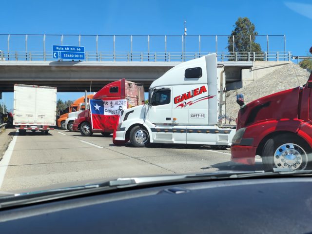 Exportadores de fruta advierten graves perjuicios por paro de camioneros y afirman que sus peticiones son «totalmente desmedidas»