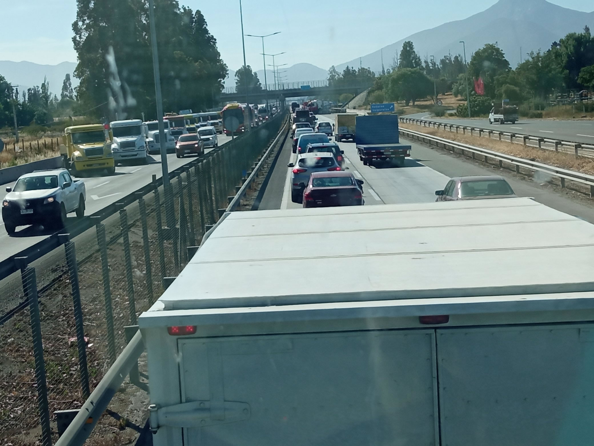 Líder de camioneros llamó a desbloquear rutas tras invocación de Ley de Seguridad del Estado por parte del Gobierno