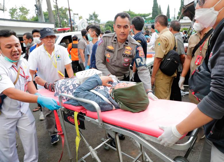Medio centenar de fallecidos dejó terremoto en Indonesia